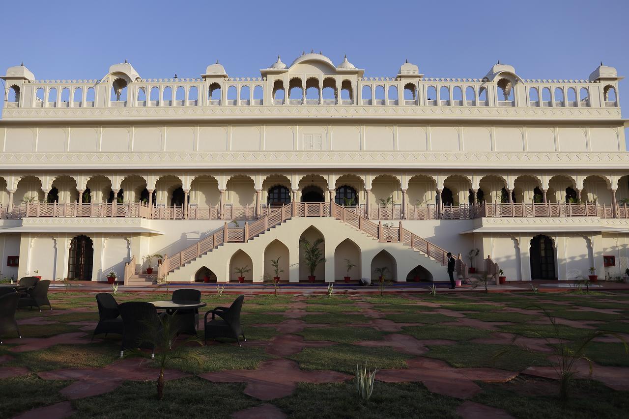 Laxmi Palace Dausa Exterior foto